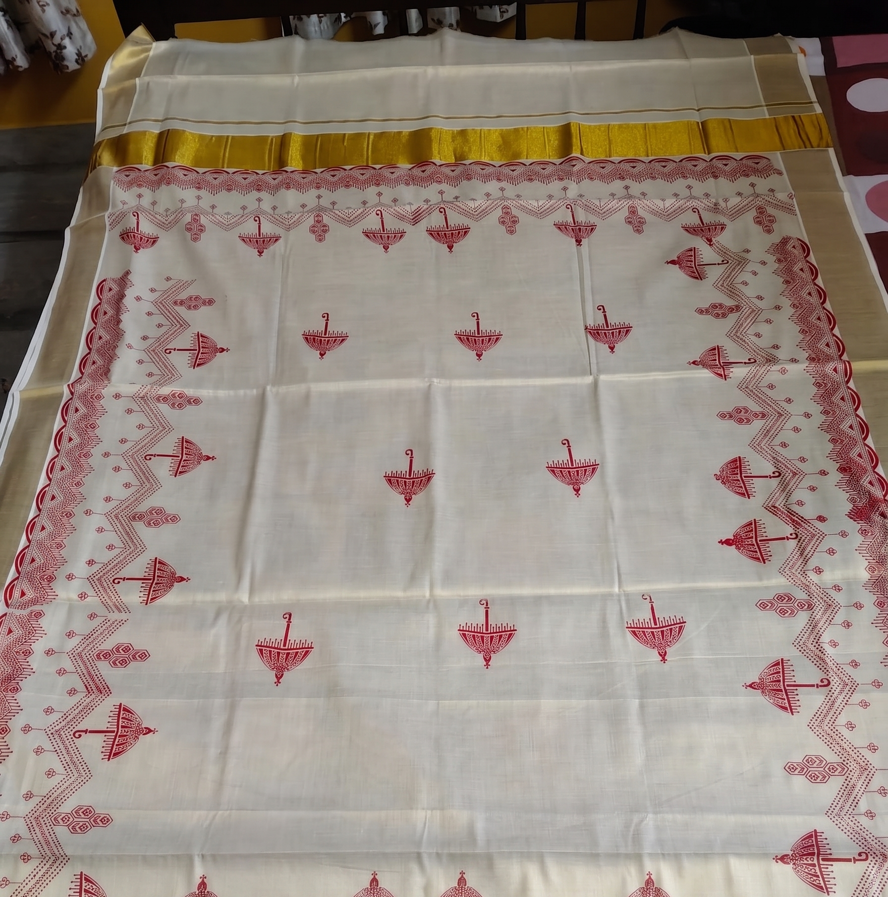 Pooram Kuda Motif Printed Kerala Tissue Cotton Saree with Zari Border